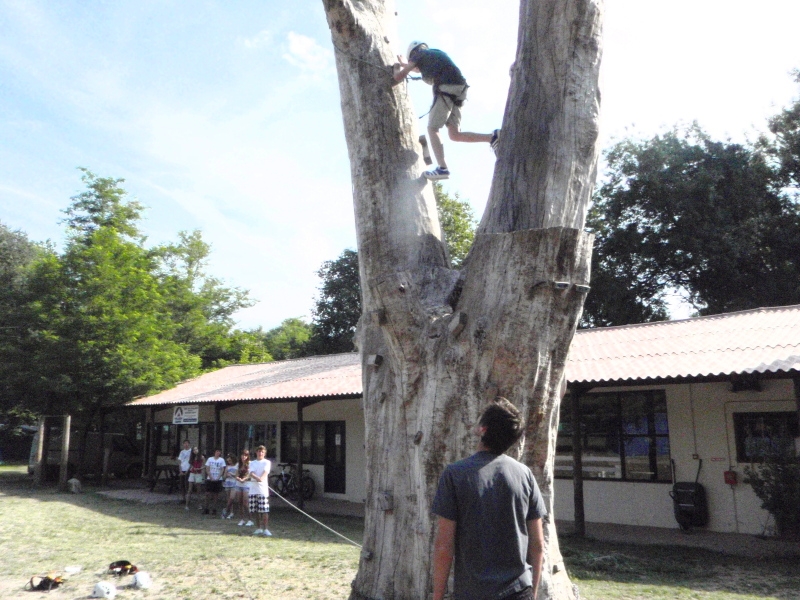 Village Camps International Summer Camp Ard&egrave;che, France 2019-07-26 https://www.villagecamps.com/journals_admin/images/67-11-Charles oversees Frederick.jpg